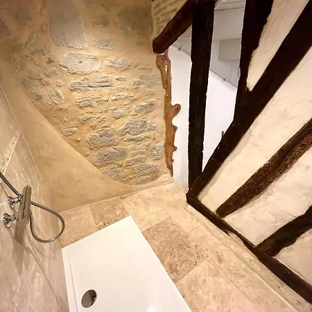 Jolie Maison De Village Au Calme Avec Terrasse Apartman *