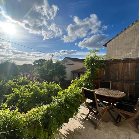 Jolie Maison De Village Au Calme Avec Terrasse *